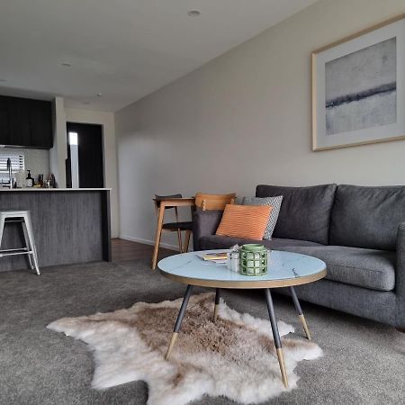 基督城Addington Townhouse With Carpark 8Mins Walk To Hagley Park South别墅 外观 照片
