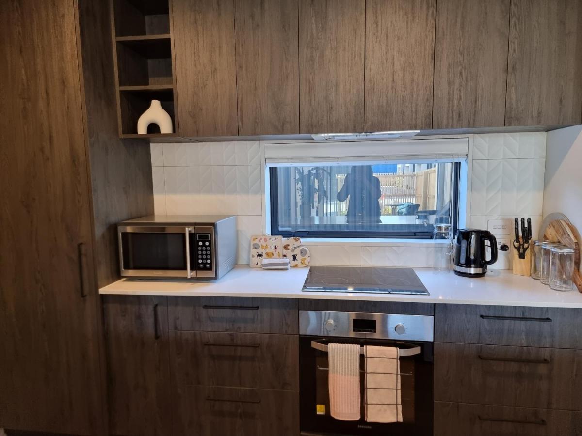 基督城Addington Townhouse With Carpark 8Mins Walk To Hagley Park South别墅 外观 照片