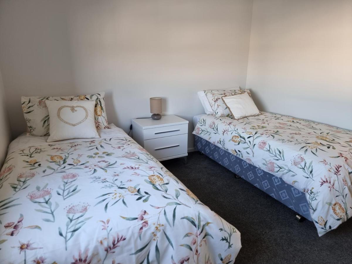 基督城Addington Townhouse With Carpark 8Mins Walk To Hagley Park South别墅 外观 照片