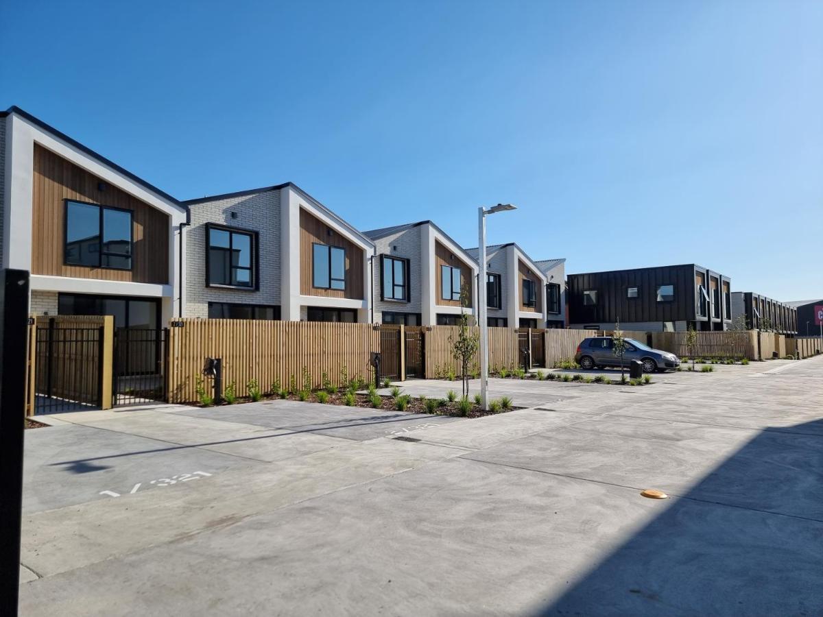 基督城Addington Townhouse With Carpark 8Mins Walk To Hagley Park South别墅 外观 照片