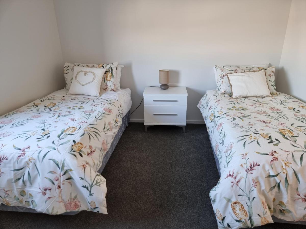 基督城Addington Townhouse With Carpark 8Mins Walk To Hagley Park South别墅 外观 照片