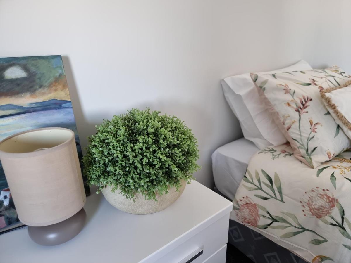 基督城Addington Townhouse With Carpark 8Mins Walk To Hagley Park South别墅 外观 照片