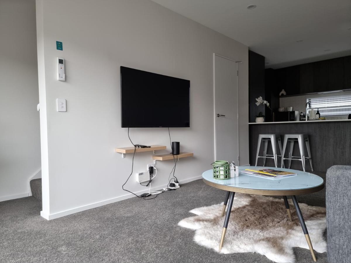 基督城Addington Townhouse With Carpark 8Mins Walk To Hagley Park South别墅 外观 照片